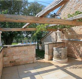 4 bedroom villa with pool near Svetvinčenat, Istria, sleeps 10